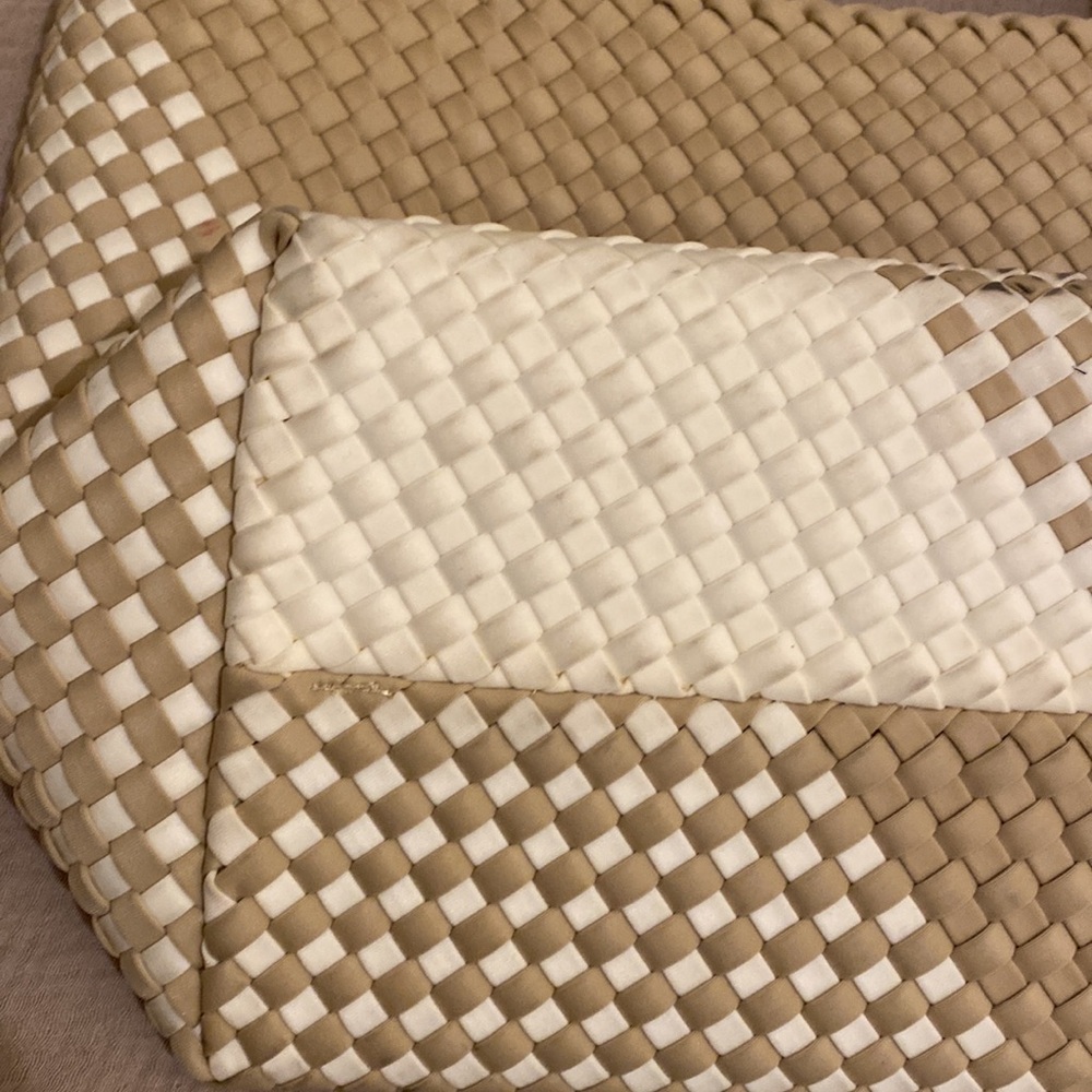 NAGHEDI Elegant Woven Tote Bag - Cream and Tan - Picture 7 of 13